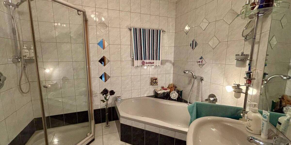 Etagenwohnung Paderborn Kernstadt - 4 Zimmer, 98 m&sup2;, 299.000&euro; | Angebot:26725174