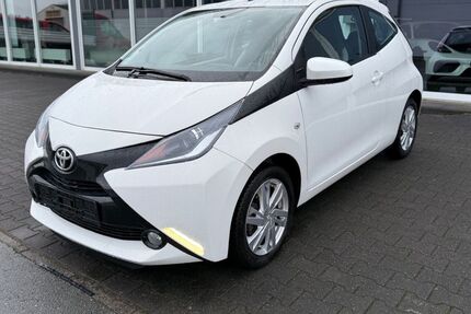 Toyota Aygo (X) 49.500 km 7.899 &euro; Gütersloh 33332