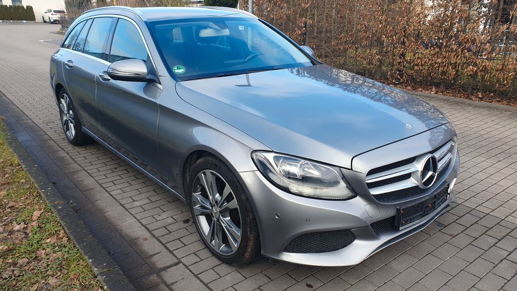 Mercedes-Benz C 200 247.600 km 9.700 &euro; Paderborn 33106