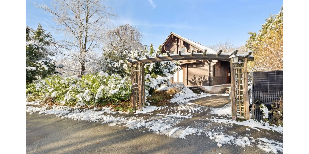 ? Charmantes Blockbohlenhaus in traumhafter Höhenlage von Warstein-Hirschberg - Einfamilienhaus Warstein | Angebot:25232863