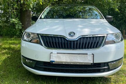 Skoda Rapid 142.100 km 5.999 &euro; PADERBORN 33102