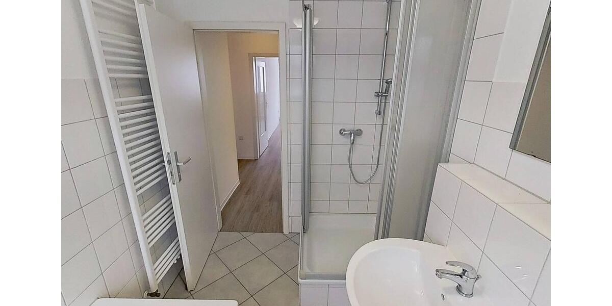 Etagenwohnung Paderborn - 3 Zimmer, 70 m&sup2;, 593&euro; | Angebot:24570702