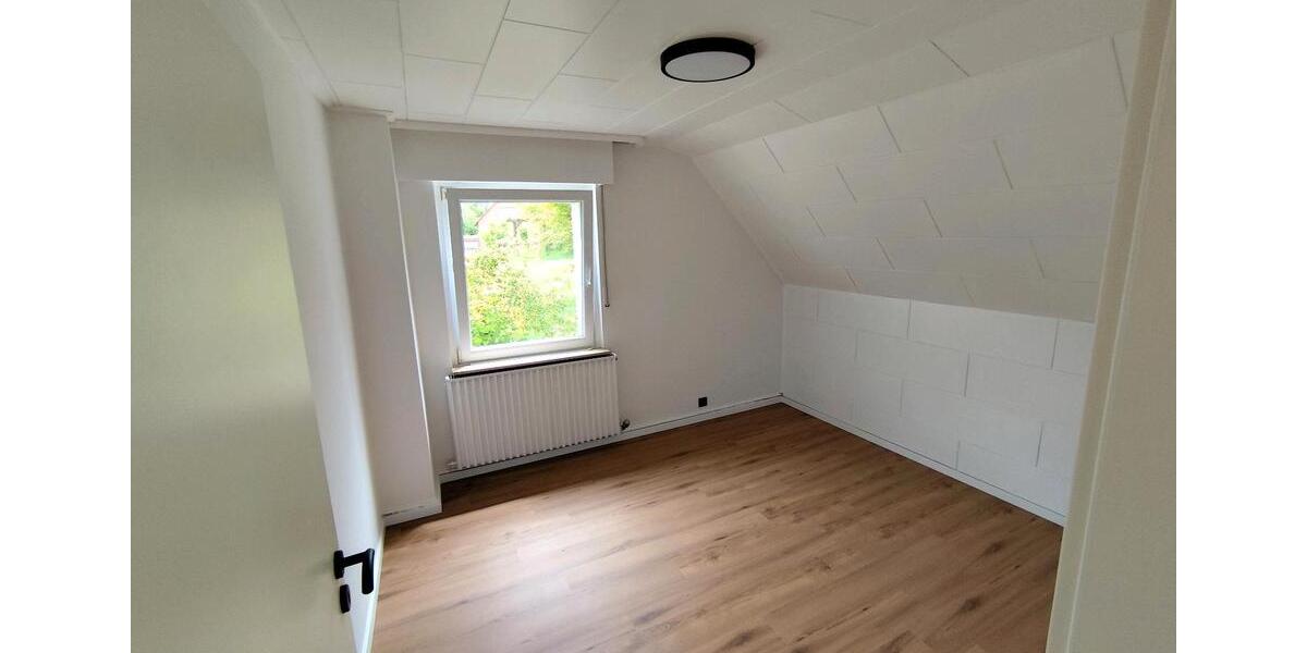 Dachgeschoßwohnung Erwitte - 4 Zimmer, 90 m&sup2;, 939&euro; | Angebot:26701737
