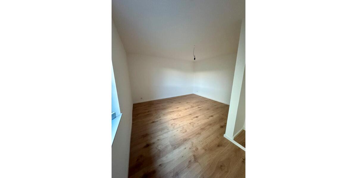 Erdgeschoßwohnung Warstein - 3 Zimmer, 81 m&sup2;, 900&euro; | Angebot:25964963