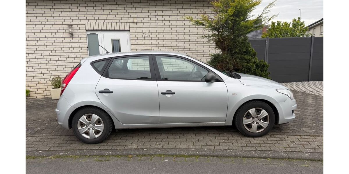 Hyundai i30 269.584 km 2.500 &euro; Verl 33415