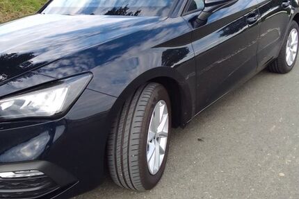 Seat Leon 47.900 km 16.800 &euro; Paderborn 33100