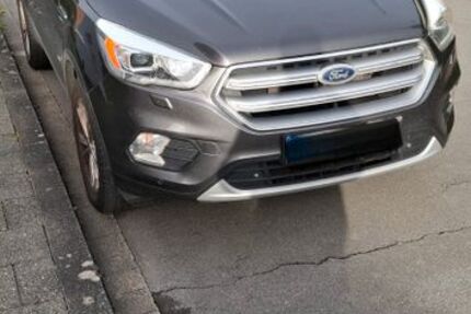 Ford Kuga 107.000 km 12.900 &euro; Oelde 59302