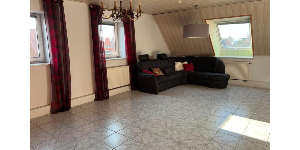 Dachgeschoßwohnung Geseke - 6 Zimmer, 180 m&sup2;, 890&euro; | Angebot:26461476