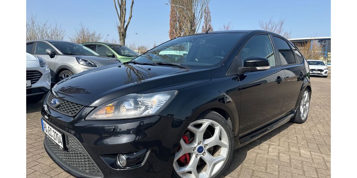 Ford Focus 141.000 km 10.999 &euro; Paderborn 33102