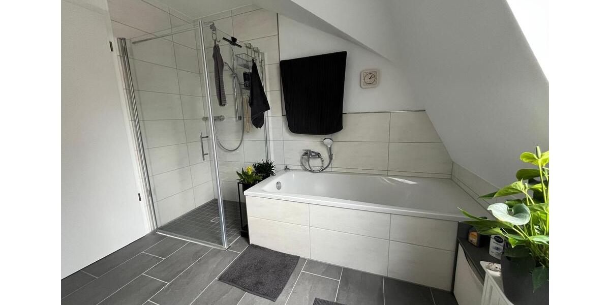 Dachgeschoßwohnung Büren - 2 Zimmer, 71 m&sup2;, 850&euro; | Angebot:26556979