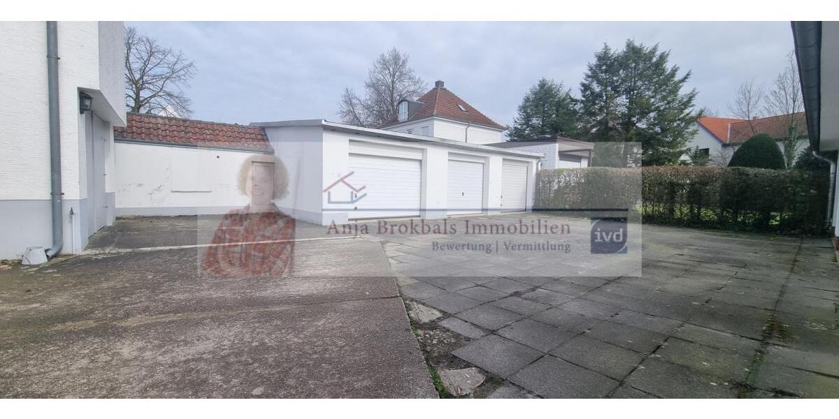 Gütersloh Nähe Miele: 2-Familienhaus mit 8 Garagen_provisionsfrei für Käufer - Zweifamilienhaus Gütersloh Kattenstroth | Angebot:16242774