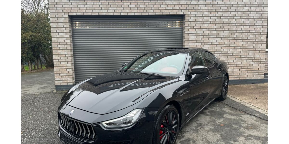 Maserati Ghibli 90.000 km 45.999 &euro; Rheda-Wiedenbrück 33378