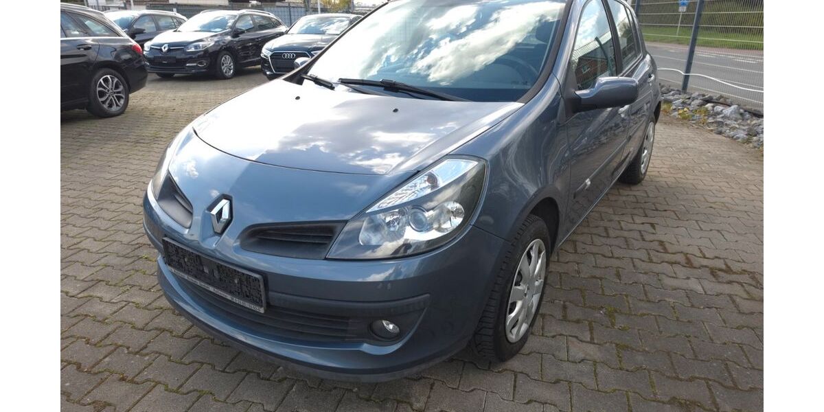Renault Clio 139.447 km 2.950 &euro; Beckum 59269