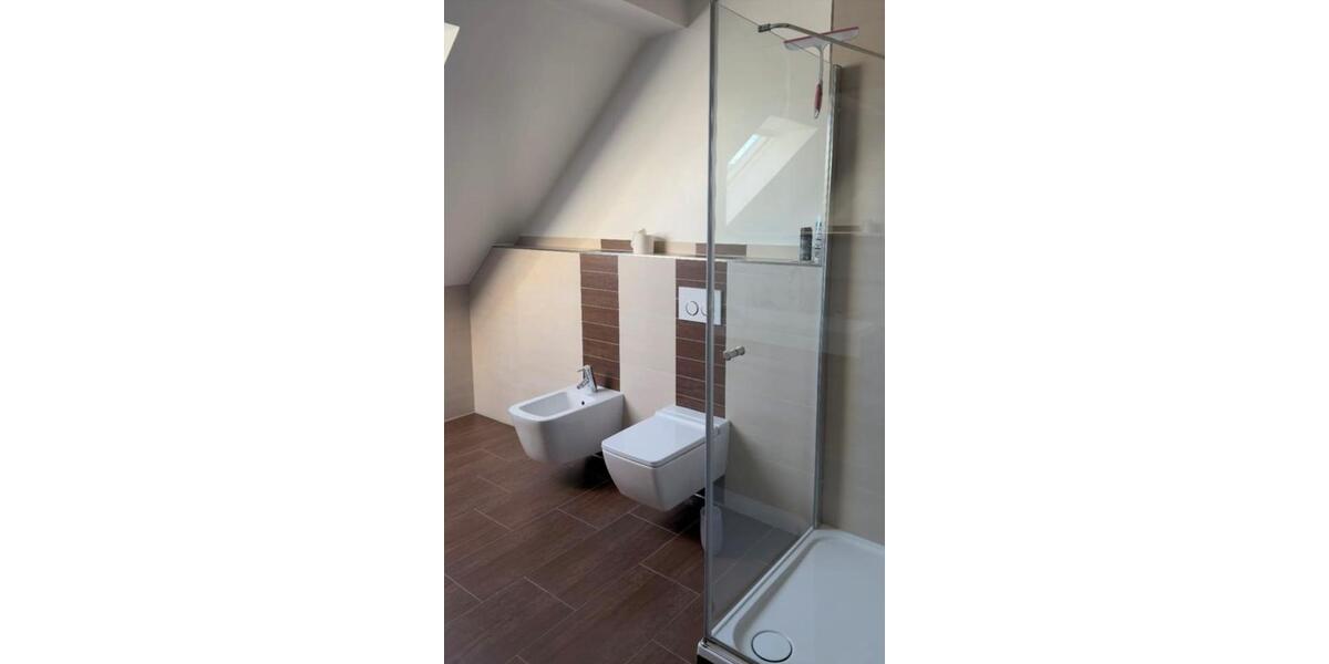 Dachgeschoßwohnung Gütersloh - 4 Zimmer, 120 m&sup2;, 900&euro; | Angebot:26689924