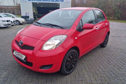 Toyota Yaris 112.500 km 3.999 &euro; Salzkotten 33154