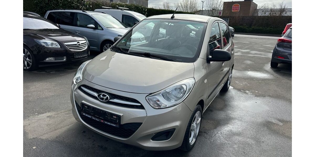 Hyundai i10 136.000 km 2.490 &euro; Paderborn 33100
