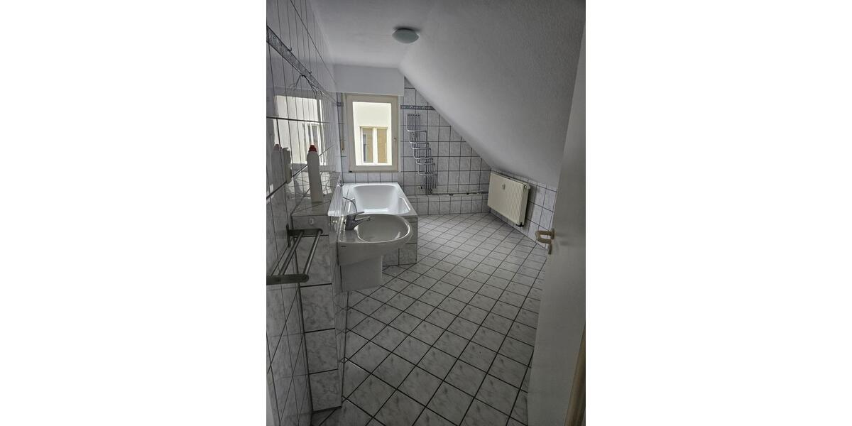 Dachgeschoßwohnung Gütersloh - 3 Zimmer, 79 m&sup2;, 750&euro; | Angebot:25443985