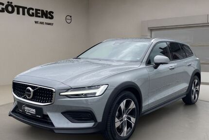 Volvo V60 Cross Country 22.820 km 43.980 &euro; Soest 59494