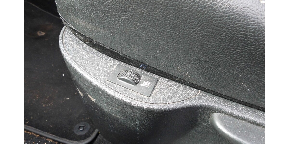 Peugeot 207 CC 71.400 km 5.700 &euro; Paderborn 33104