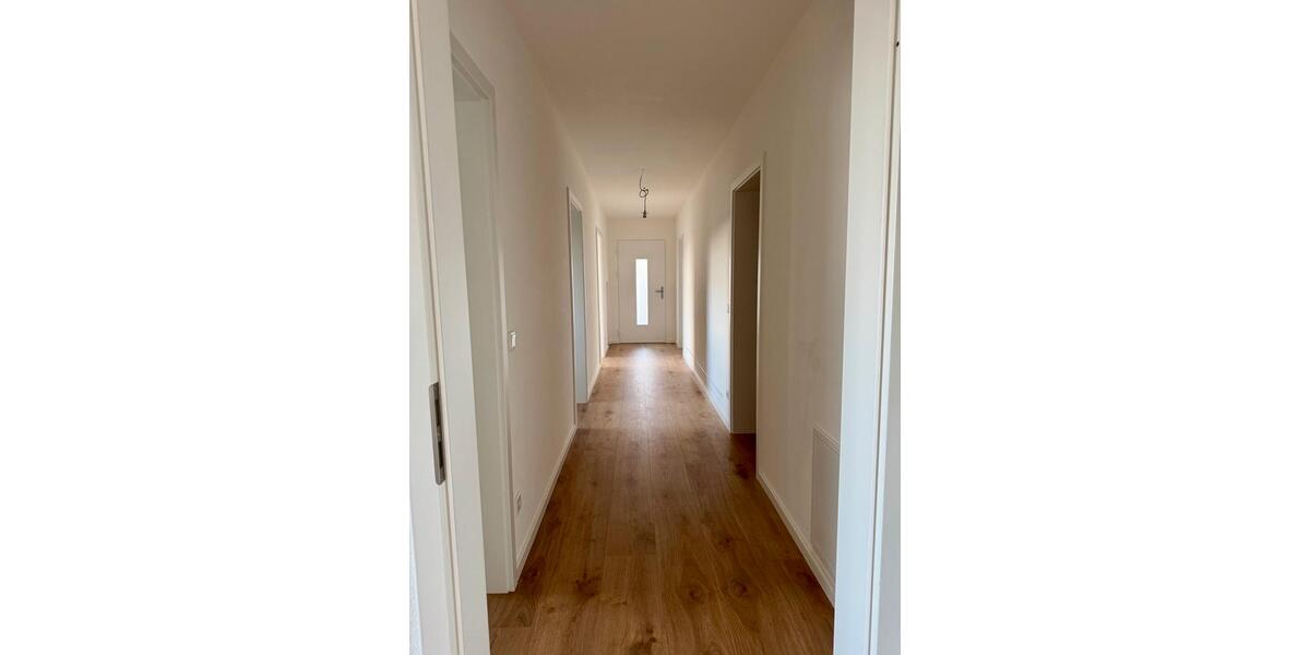 Erdgeschoßwohnung Warstein - 3 Zimmer, 81 m&sup2;, 900&euro; | Angebot:25964963