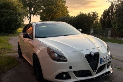 Alfa Romeo Giulietta 110.000 km 12.000 &euro; Lippetal 59510