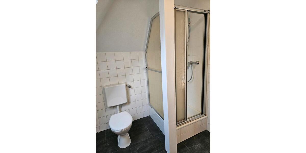Dachgeschoßwohnung Gütersloh - 3 Zimmer, 45 m&sup2;, 590&euro; | Angebot:24454270
