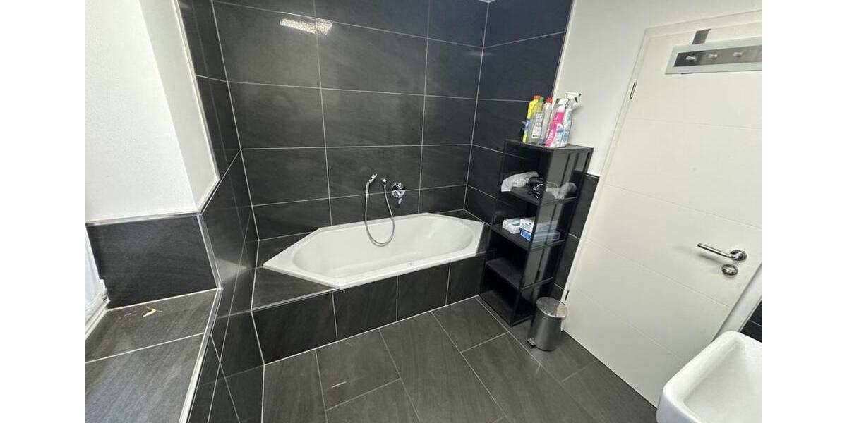 Terrassenwohnung Gütersloh - 5 Zimmer, 155 m&sup2;, 1.950&euro; | Angebot:25837297