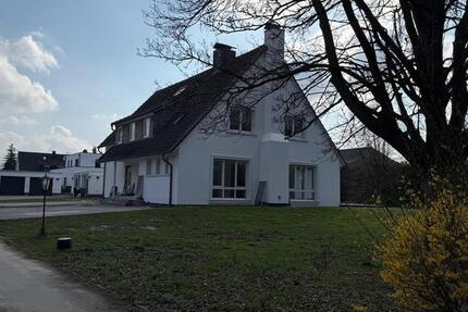 Haus Soest - 6 Zimmer, 200 m&sup2;, 2.400&euro; | Angebot:25857396