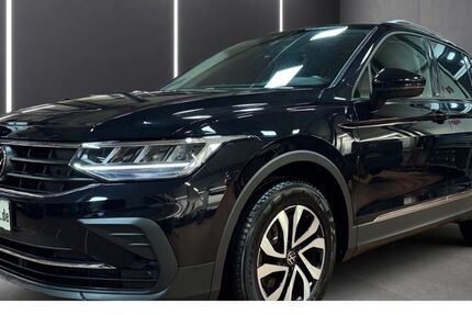 VW Tiguan 27.751 km 27.990 &euro; Warstein-Belecke 59581