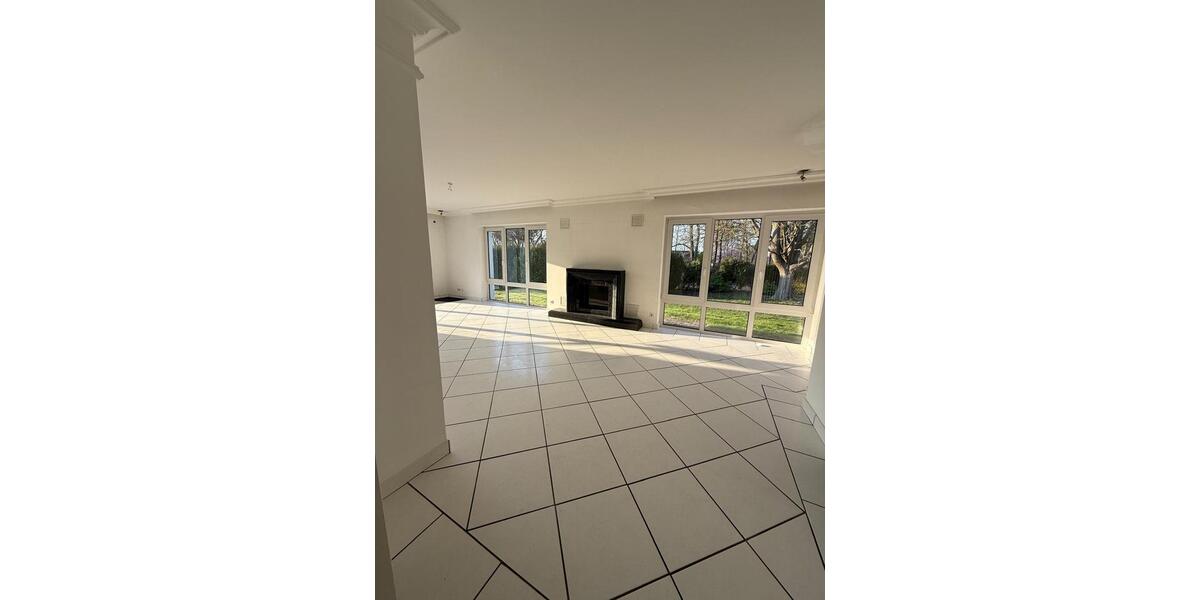 Doppelhaushälfte Soest - 6 Zimmer, 200 m&sup2;, 2.400&euro; | Angebot:25857395