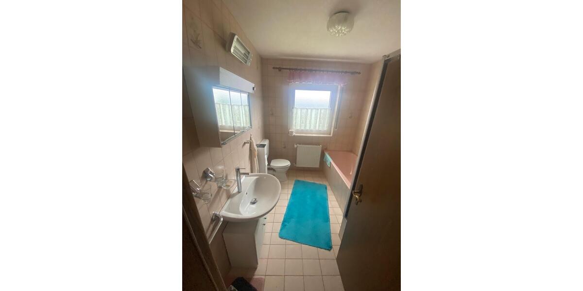 Erdgeschoßwohnung Warstein - 5 Zimmer, 144 m&sup2;, 228.000&euro; | Angebot:24651771