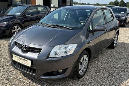 Toyota Auris 133.000 km 7.990 &euro; Paderborn 33106