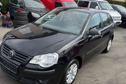 VW Polo 157.000 km 2.499 &euro; Paderborn 33100