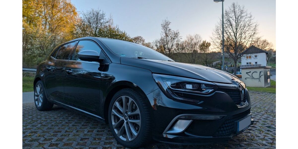 Renault Megane 124.000 km 12.100 &euro; Bad Wünnenberg 33181