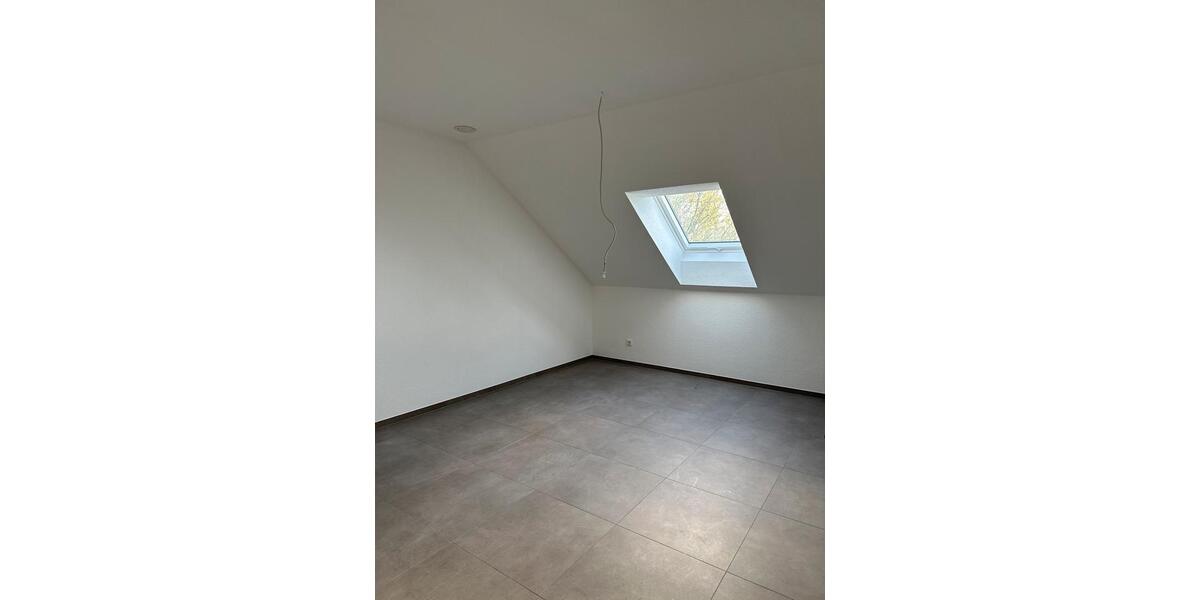 Dachgeschoßwohnung Paderborn - 2 Zimmer, 89 m&sup2;, 1.240&euro; | Angebot:26001836