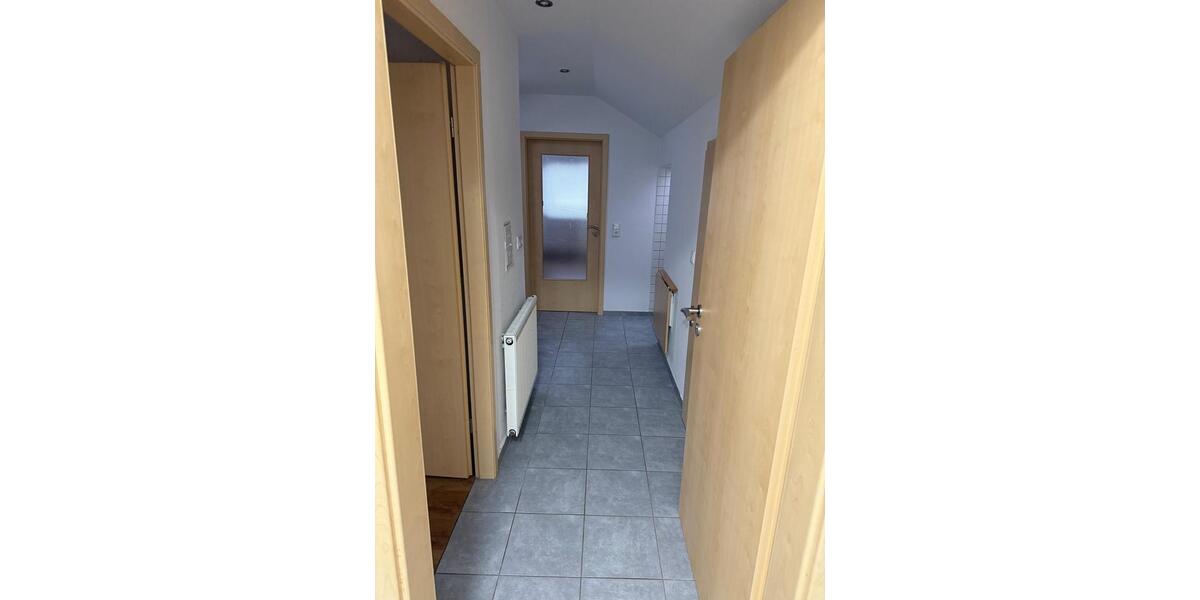 Dachgeschoßwohnung Beckum - 2 Zimmer, 48 m&sup2;, 550&euro; | Angebot:25047325