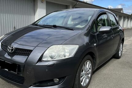 Toyota Auris 153.000 km 4.990 &euro; Paderborn 33100