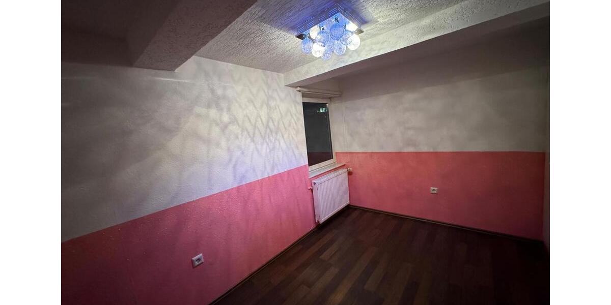 Einfamilienhaus Warstein - 8 Zimmer, 150 m&sup2;, 950&euro; | Angebot:25982315