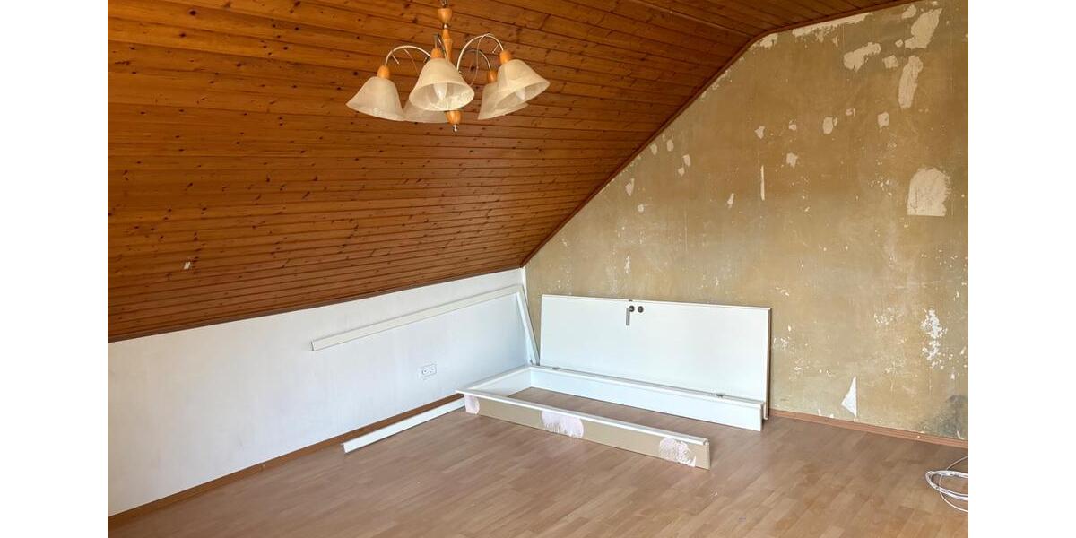 Dachgeschoßwohnung Delbrück - 2.5 Zimmer, 80 m&sup2;, 640&euro; | Angebot:26048076